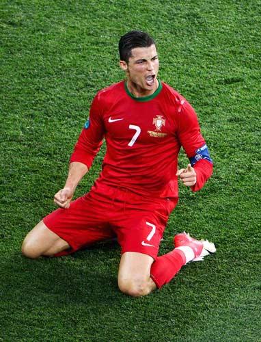 维拉与特拉维夫马卡比的欧联比赛场外爆发抗议活动，11人被捕（欧联维拉对阵特拉维夫马卡比，场外爆发抗议，11人被捕）