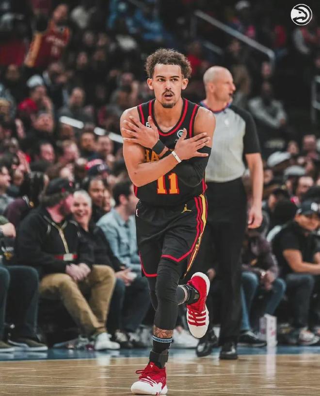 镜报：麦克托米奈上赛季意甲收官战亲签球衣成交价超2.4万欧（镜报：麦克托米奈意甲赛季收官战亲笔签名球衣拍卖价突破2.4万欧元）