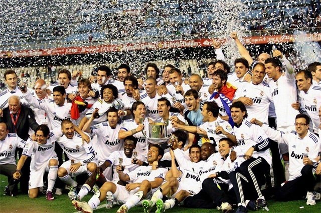 状态火热！穆雷首节6中4得到10分2篮板1助攻（穆雷开局火力全开：首节6投4中拿下10分2篮板1助攻）