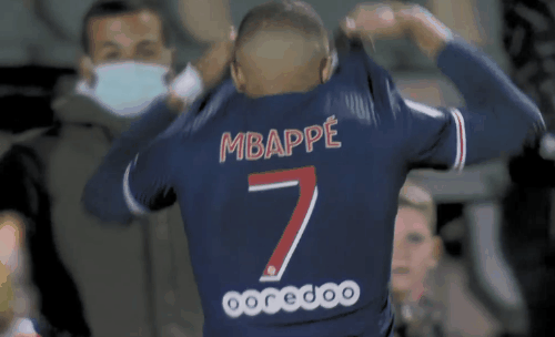 特尔施特根社媒晒恢复训练照片：很高兴归队