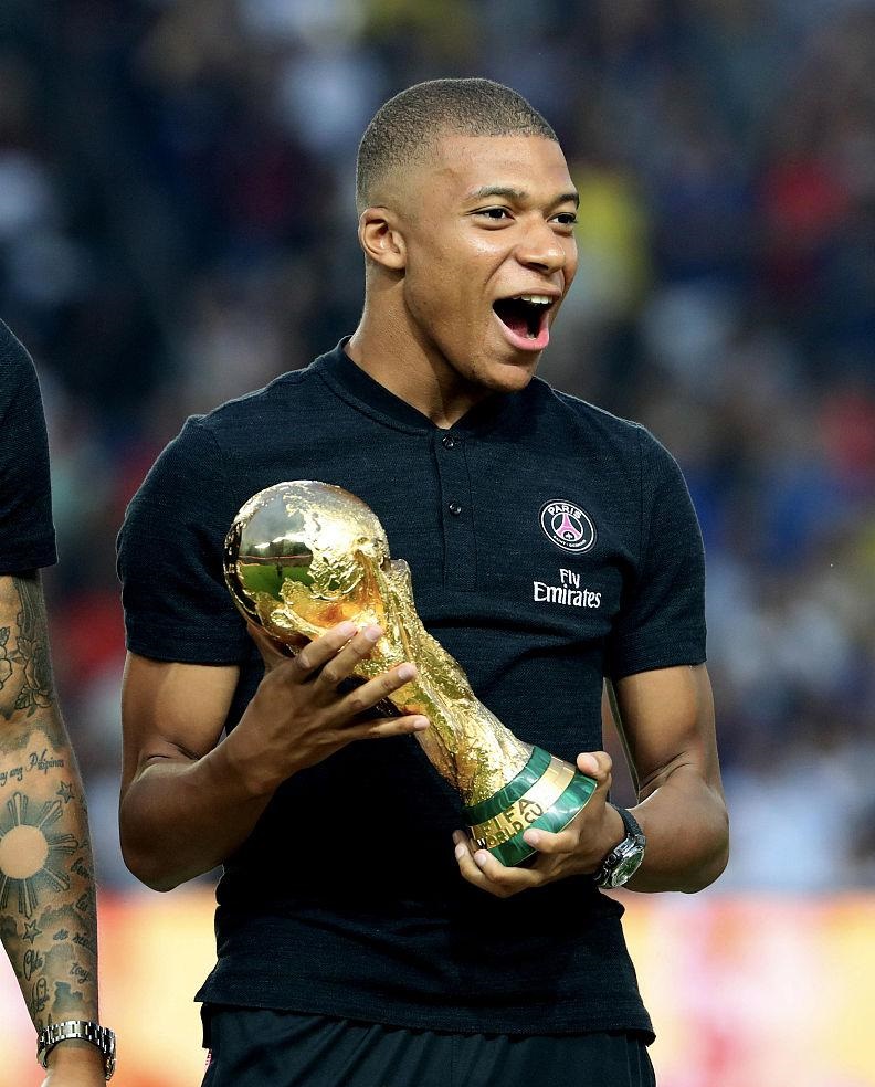 中超：武汉三镇2-0战胜浙江队（中超战报：武汉三镇2-0力克浙江队）