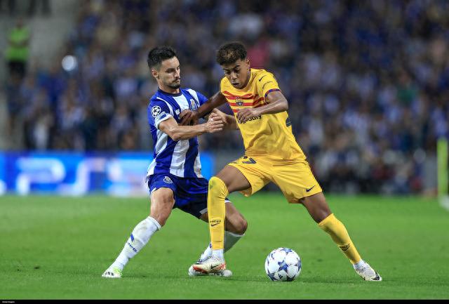 詹姆斯关键得分锁定胜局（詹姆斯致命一击奠定胜局）