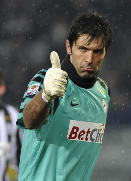 狼队vs曼联！库尼亚助攻B费破门！（狼队对阵曼联：库尼亚妙传，B费破门）