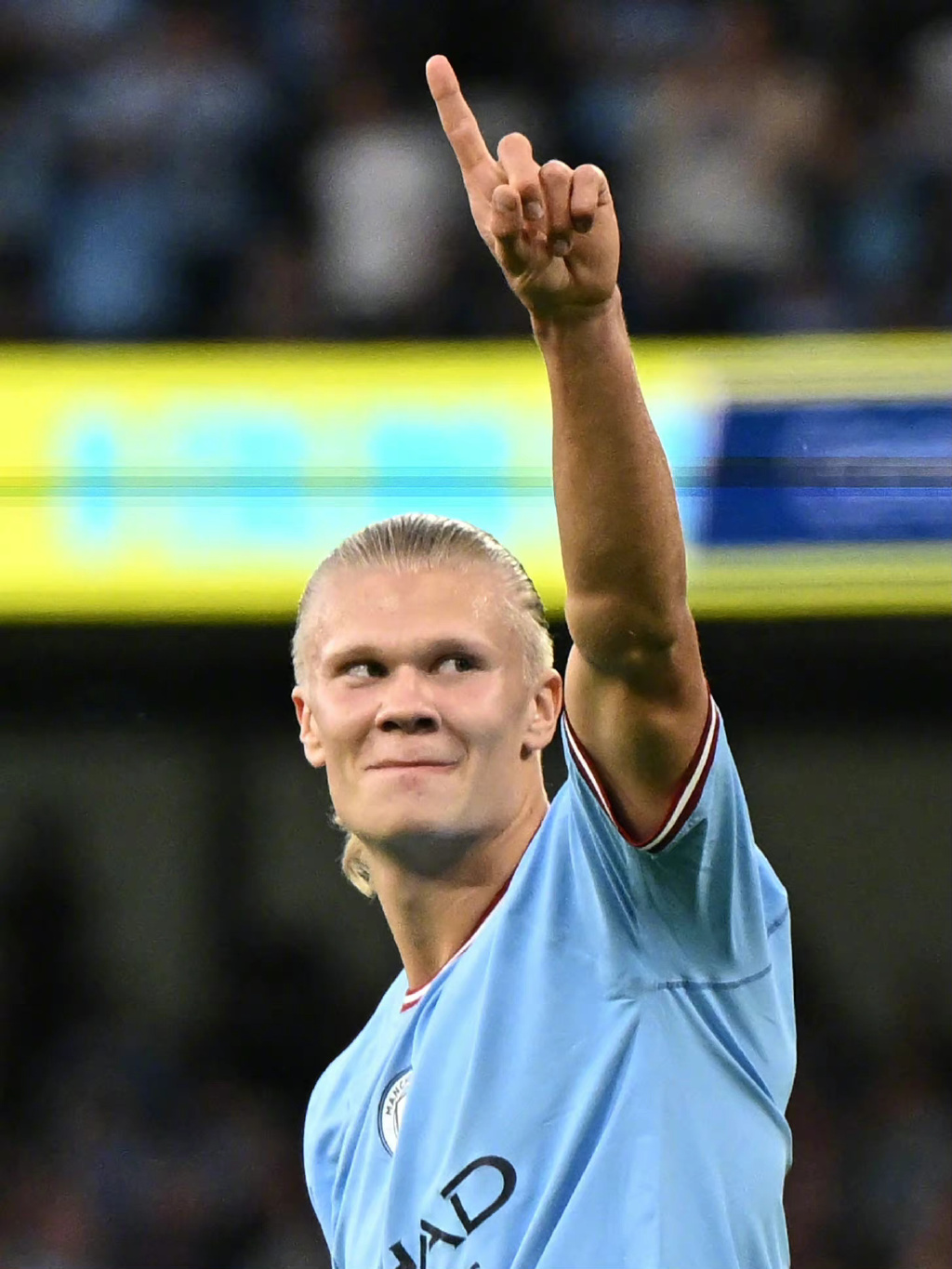 梅西因为足球改变性格！从天生内向到绝对领袖！（足球重塑梅西：从内向少年蜕变为绝对领袖）